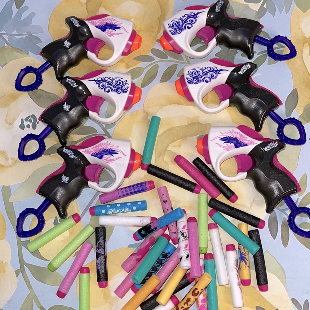 🔥 SALE Nerf Rebelle Dart Blaster 6 piece with foam darts